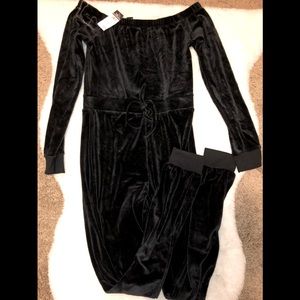 Long sleeve off shoulder velvet romper